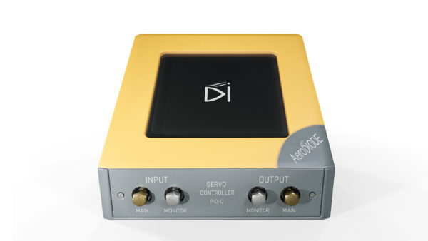 Front view of the product with description of the SMA connectors